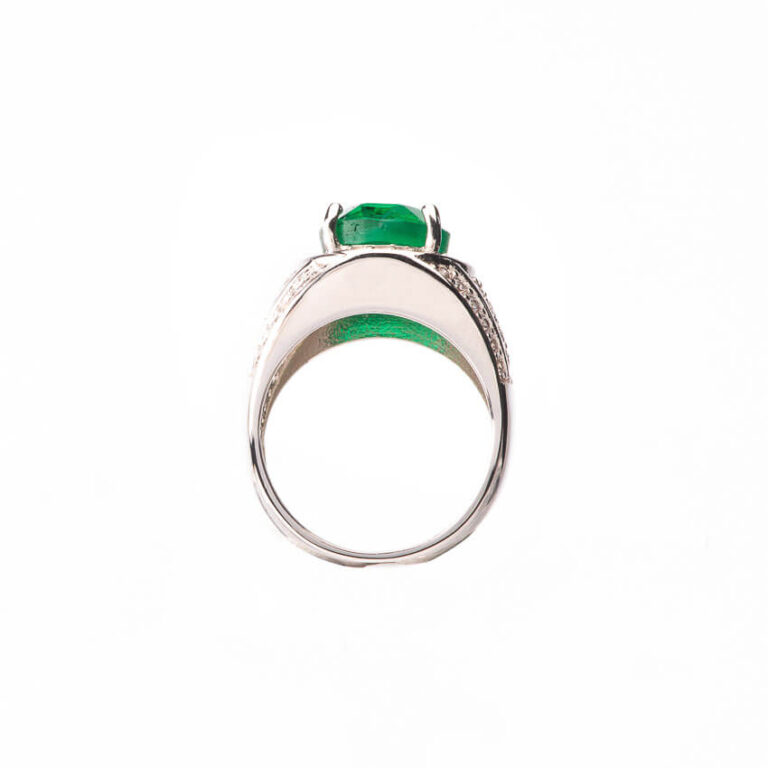 Anello fascia pietra centrale verde smeraldo taglio ovale 4