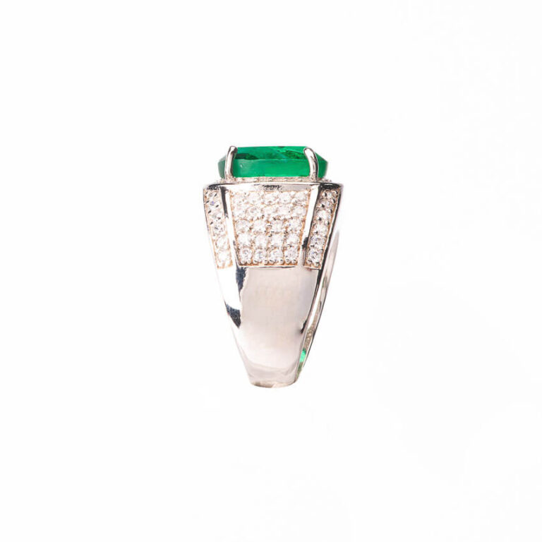 Anello fascia pietra centrale verde smeraldo taglio ovale 5