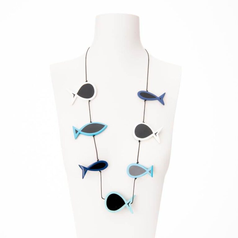 Collana lunga con pesci colorati azzurri blu